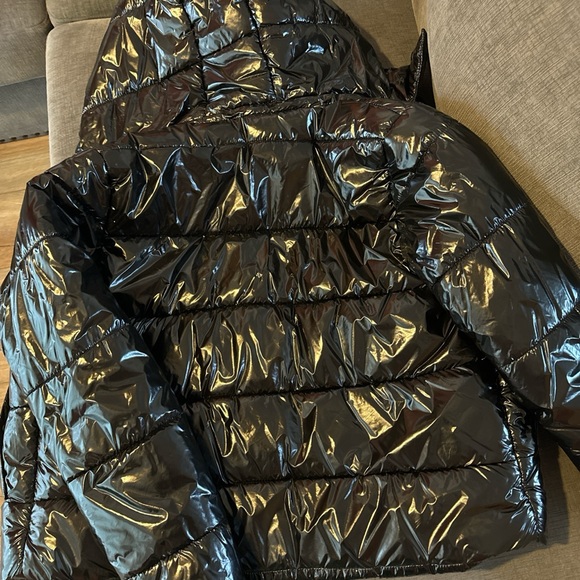 Patent Puffer Hooded Puffer Coat - Picture 4 of 4